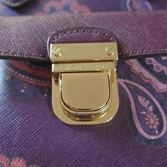 Michael Kors Bridgette Messenger Bag with Paisley Print Plum Purple - Picture 9 of 11